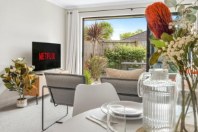 Comfort, Quiet, Central - By KOSH BNB, Hamilton